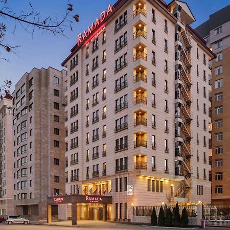 Готель Ramada By Wyndham Bishkek Centre Екстер'єр фото