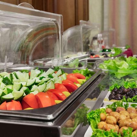 Готель Ramada By Wyndham Bishkek Centre Екстер'єр фото