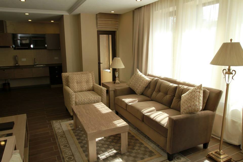 Готель Ramada By Wyndham Bishkek Centre Екстер'єр фото