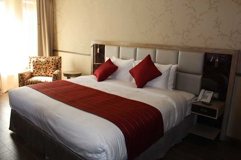 Готель Ramada By Wyndham Bishkek Centre Екстер'єр фото