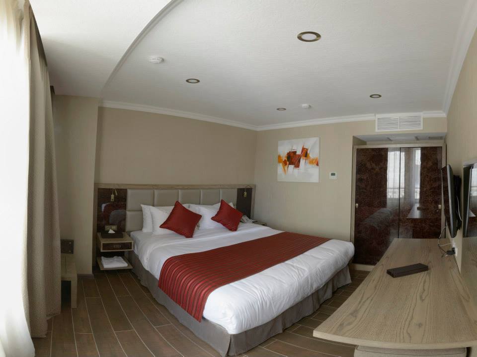 Готель Ramada By Wyndham Bishkek Centre Екстер'єр фото