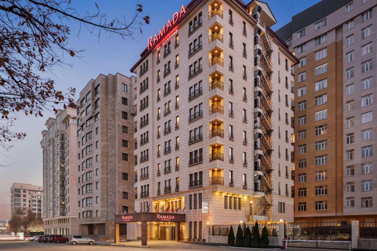 Готель Ramada By Wyndham Bishkek Centre Екстер'єр фото