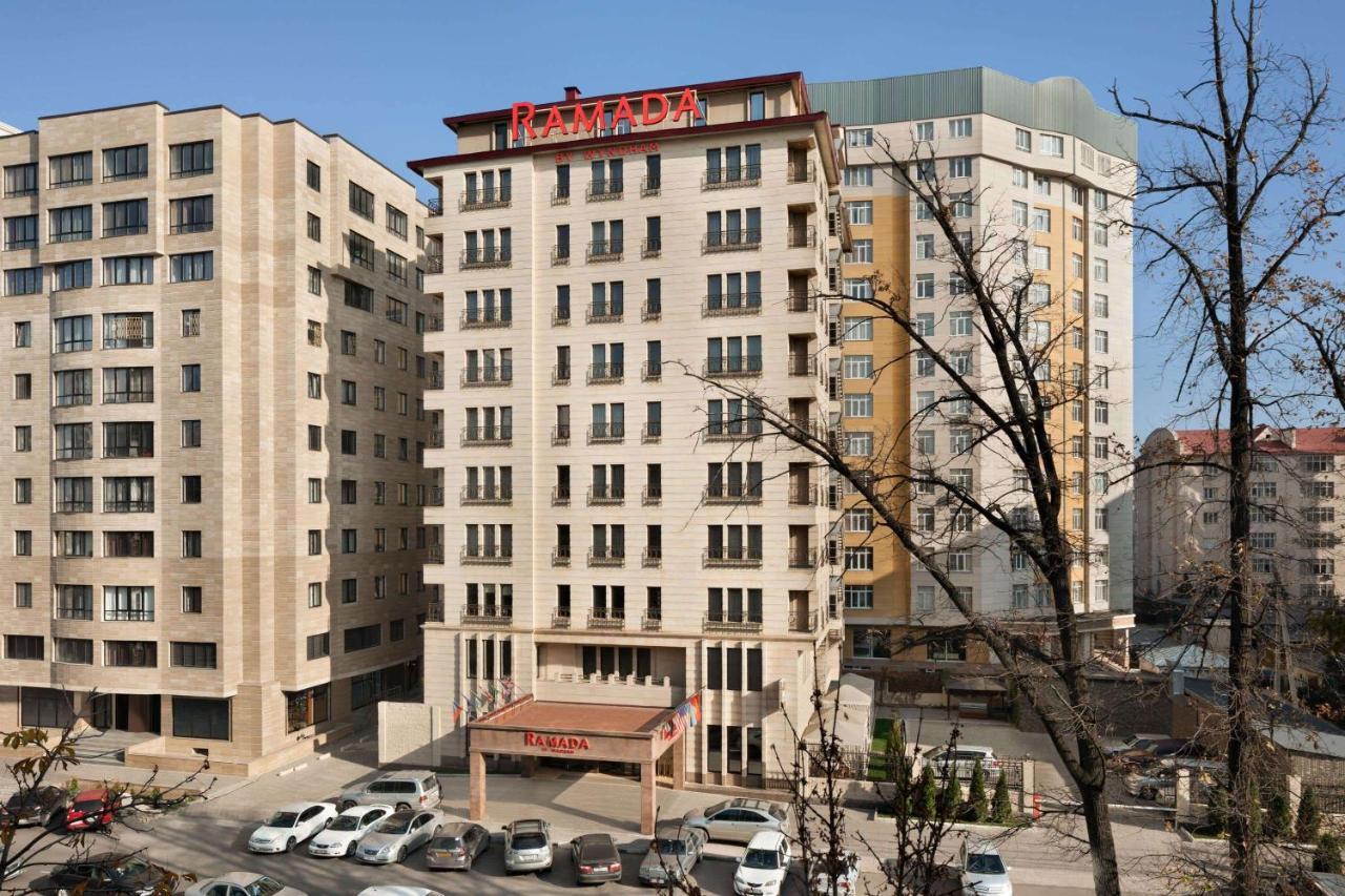 Готель Ramada By Wyndham Bishkek Centre Екстер'єр фото
