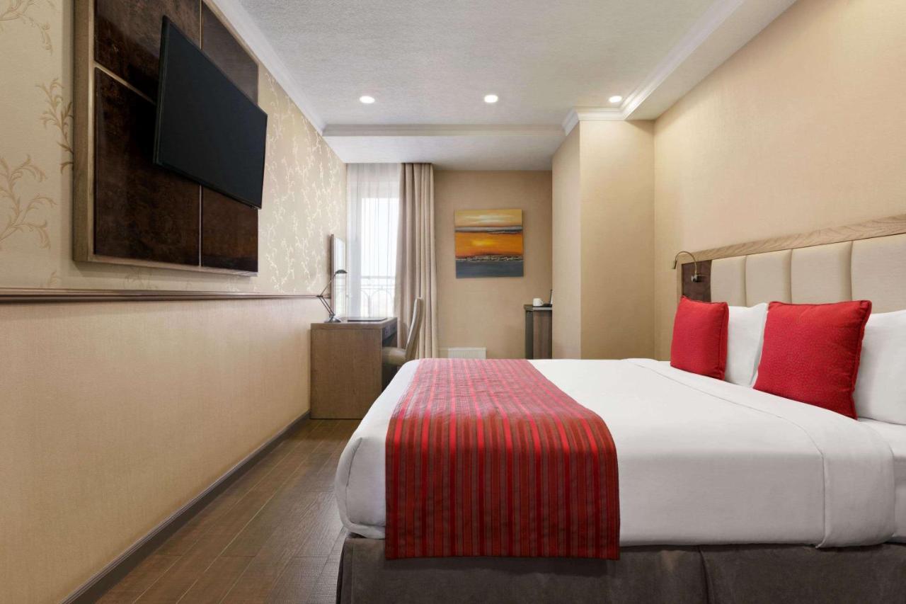 Готель Ramada By Wyndham Bishkek Centre Екстер'єр фото